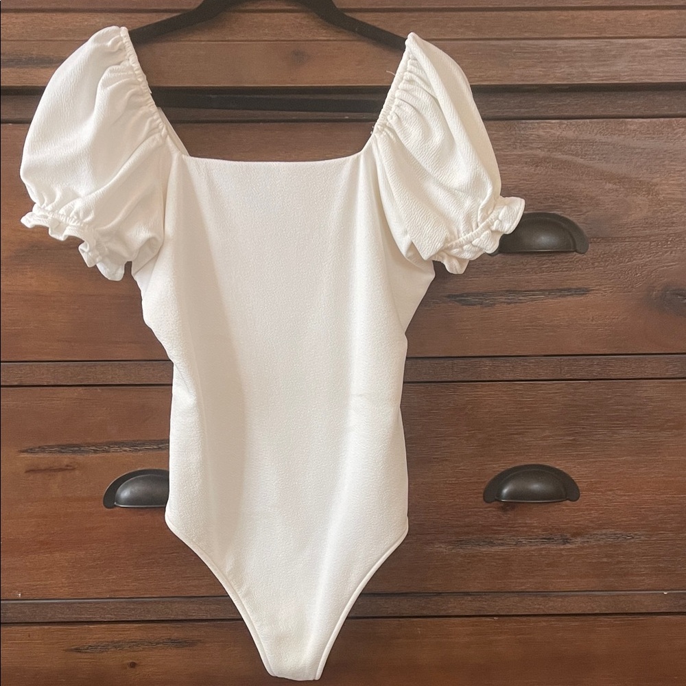 Show Me Your MuMu White Puff Sleeve Bodysuit